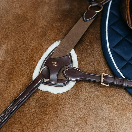 Vegan ovčí ochranný pad k predprsenke Breastplate 5 Points Sheepskin Pad vegan | Dyon